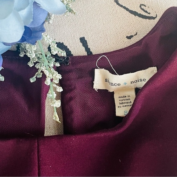 🏷️ 4/$25 Silence + Noise Urban Outfitters Lexie Crisscross Open-Side Mini Dress - Picture 12 of 15